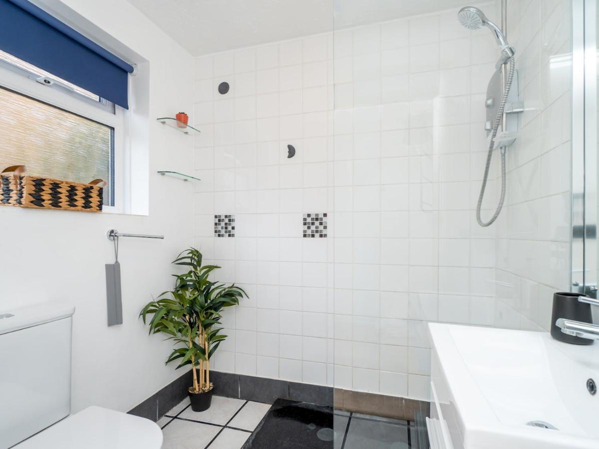 Apartamento Pass The Keys One Bed Flat With Stunning Views And Free Parking Bath Exterior foto