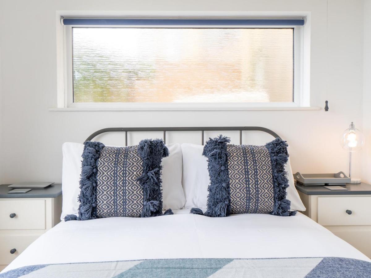 Apartamento Pass The Keys One Bed Flat With Stunning Views And Free Parking Bath Exterior foto